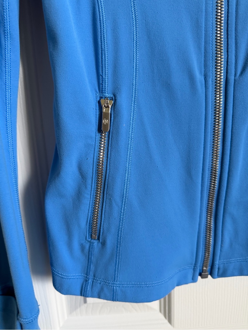 Lululemon Define Jacket Nulu in color Pool Party - Picture 4 of 5